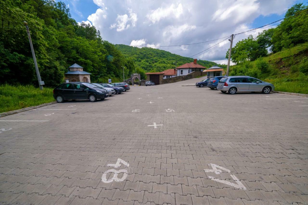 Hotel Manastir Sv. Joakim Osogovski Kriva Palanka 外观 照片